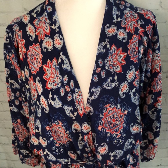 Navy Blue Hollister Belted 3/4 Sleeve Wrap Blouse Top Size Small - Picture 4 of 12